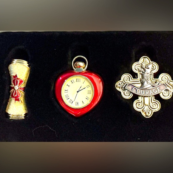 The Wizard of Oz 75th Anniversary Pin Set 3 Pins New In Box - Picture 2 of 6